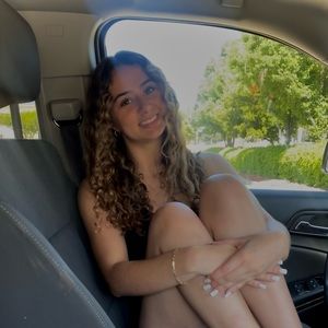 Meet your Posher, Emma